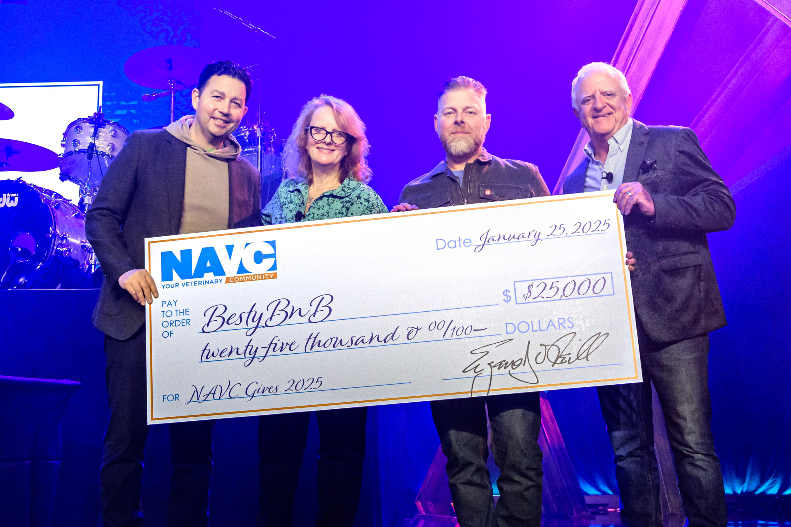 VMX 2025NAVC GIves Awarded
